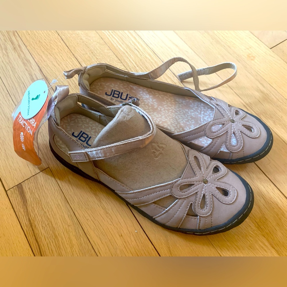JBU by Jambu NWT tan Magnolia Mary Shoes‎ Women's 6 Memory foam all terrain